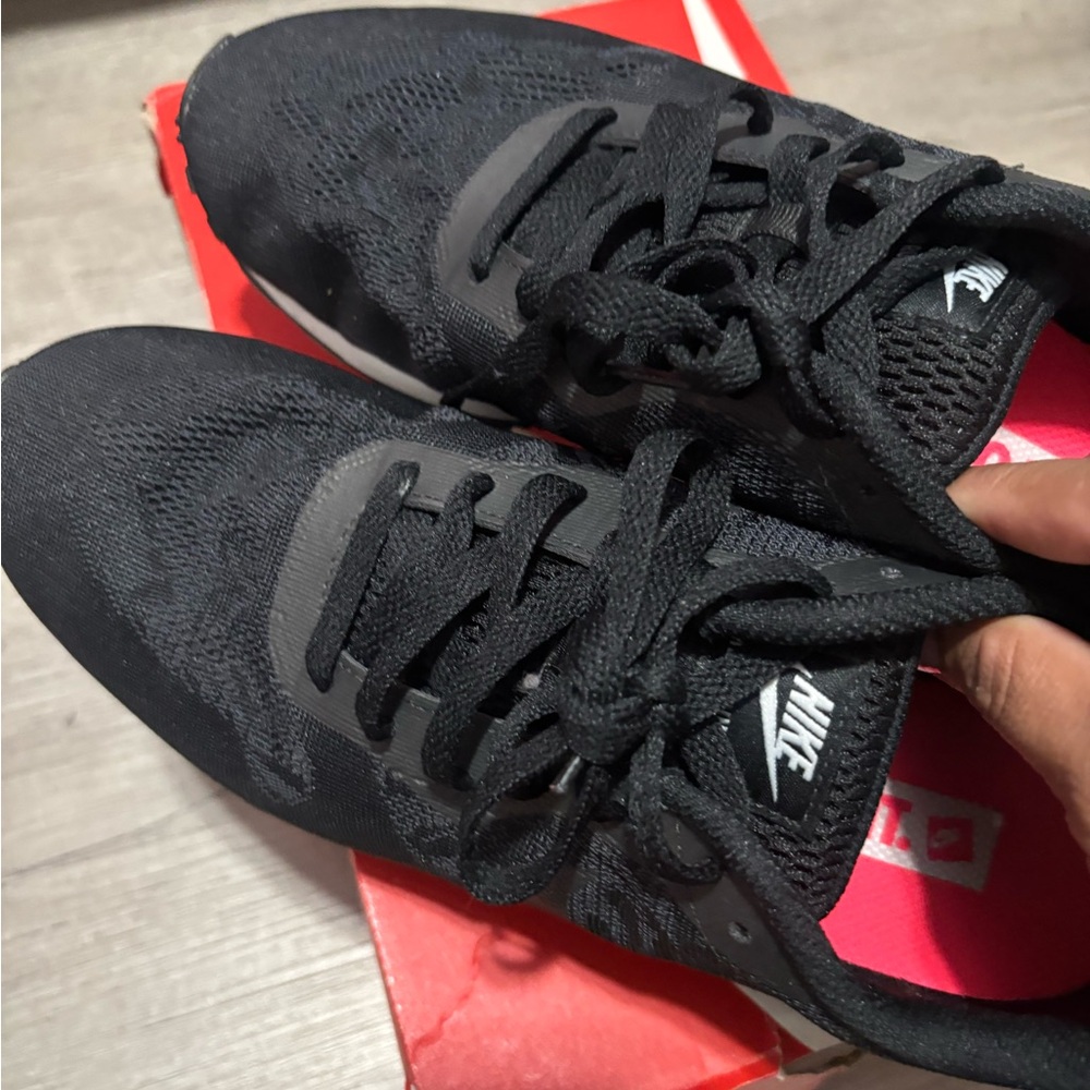 Nike women Black and Gray Athletic Shoes - Picture 7 of 12